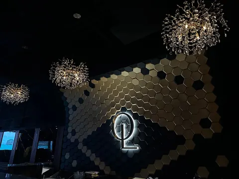 Octavian Lounge