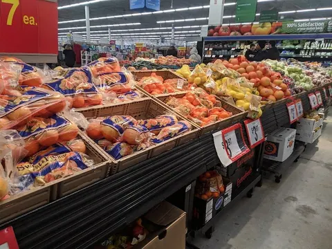 Walmart Supercentre – 2010 Bank Street