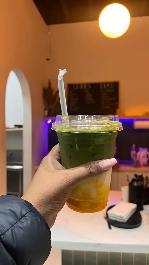 Craves Bites & Cafe