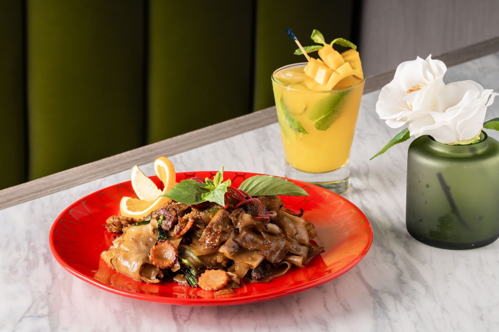 Thairoomgrand – Eglinton Ave W