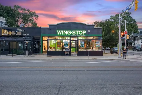 Wingstop – Danforth Ave