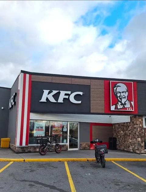 KFC – Lawrence Ave E