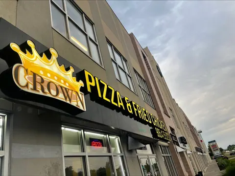 Crown Pizza N Fried Chicken – Whitby