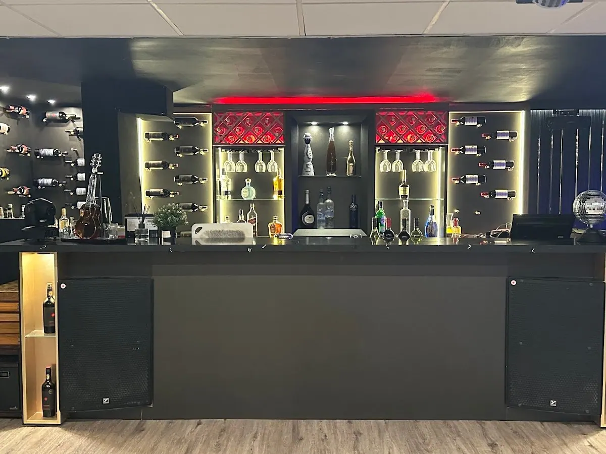 Behesht Café – Richmond Hill