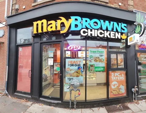 Mary Brown’s Chicken – Queen St W